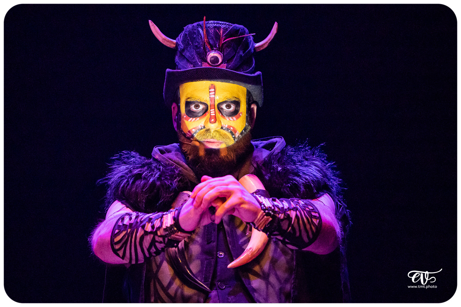 THE PRIMITALS (YLLANA & PRIMITAL BROTHERS)